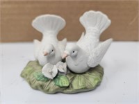 1985 Lefton Dove Figurine