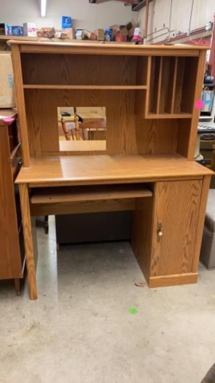 WOOD COMPUTER DESK