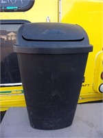 Garbage Can with Lid