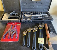 W - MIXED LOT OF HAND TOOLS (G304)