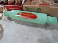 SUNBEAM JADEITE ROLLING PIN