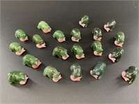 Lot of 20 Alaskan Kobuk jade carved bears who have