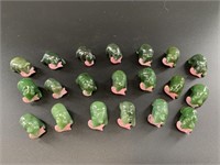 Lot of 20 Alaskan Kobuk jade carved bears who have