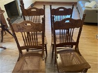 Set of Set of 4 king seated Oak chairs