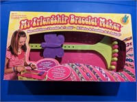 Frienship bracelet maker NIB