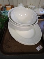 VILLEROY & BOCH PLATTERS AND BOWLS