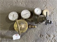 Victor gauge, central compressed gas regulator