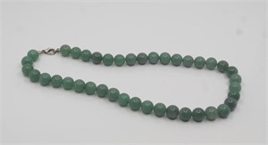JADE BEAD NECKLACE W/ LARGE BEADS