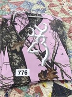 SEVERAL PINK BROWNING CAMO GIFT BAGS