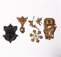 Lot of Brass / Cast Iron Wall Décor / Sconce