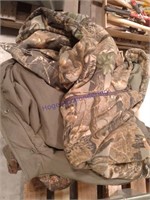 Camouflage clothing