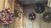 6 holiday wreaths