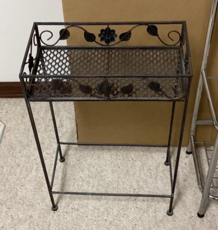 Small metal plant stand