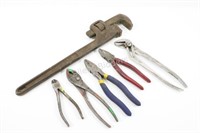 Adjustable Pipe Wrench & Pliers