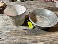 Enamel bucket and Aluminum Tub