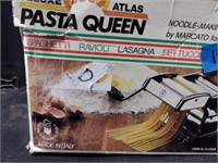 Vtg Deluxe Atlas Pasta Queen in OG Box