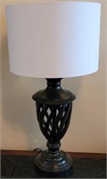 F - TABLE LAMP W/ SHADE (L73)