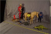 71: Animals and action figures lot