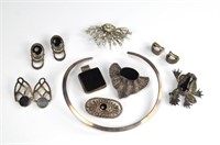 Lot of silver, onyx, and marcasite jewellery