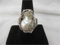 STERLING SILVER MOTHER OF PEARL ORNATE RING