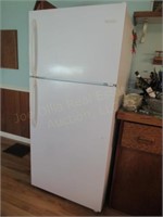 Frigidaire Refrigerator, Top Freezer,