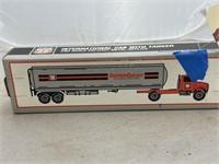 Ertl Die Cast Phillips 66 Int'l Cab w/Tanker 1:64