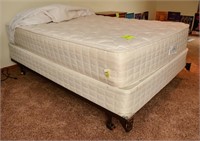 Serta mattress & box spring - full size -