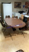 Table w/ leaf, & 5 chairs, swivel