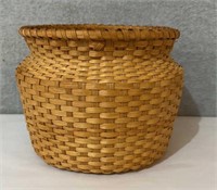 Vintage Native American basket - appx 9” tall