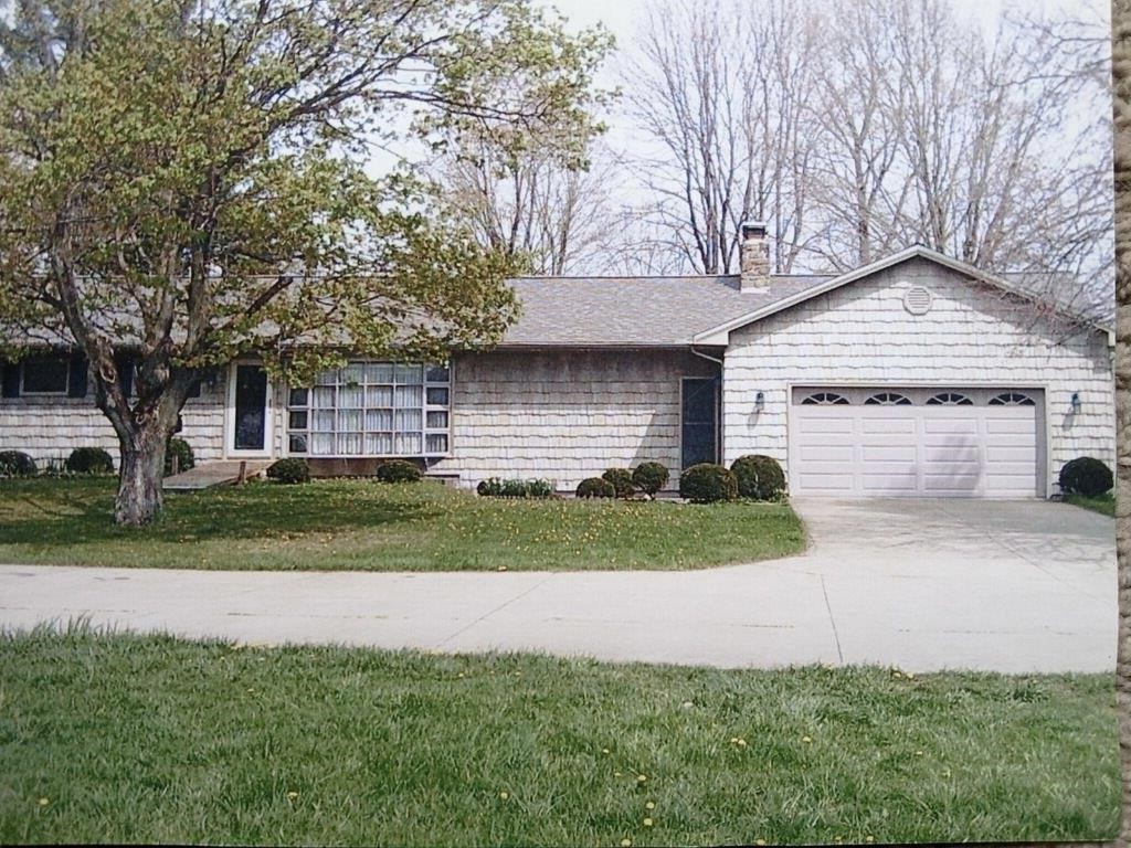 Ranch Home w/3Beds & 2 AC Zoned R-2 -  Navarre OH