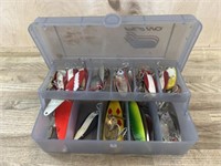 1 SMALL GRAY TACKLE BOX WITH FISHING LURES