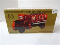 1018 Mack AC Texako Tanker 1-32 scale