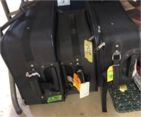 3 Pieces of luggage (2 Forecast & 1 Protégé)