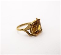 18KT YELLOW GOLD AND CUSHION CUT CITRINE RING