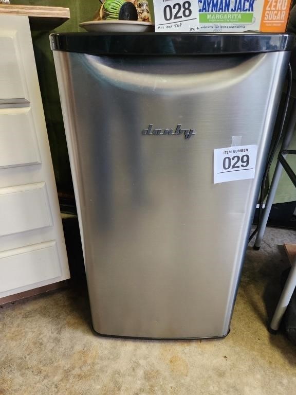 Danby mini fridge 33" t x 17.5" w x 19" d