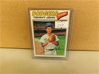 21976 Topps Tommy John #128 Card