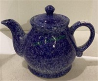 Sponge ware-like ceramic teapot measuring 6