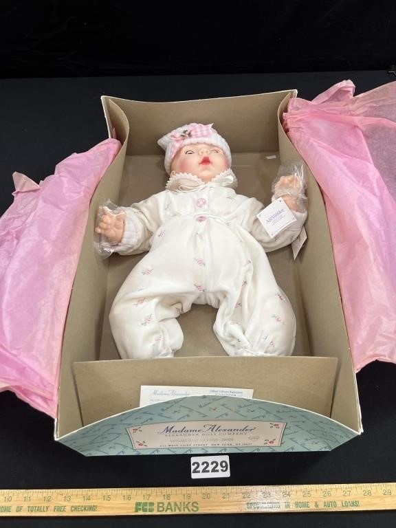 Madame Alexander Baby Victoria 29420 Doll