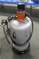 PNEUMATIC OIL TANK AND PUMP