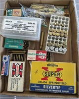 TRAY OF ASSORTED AMMO, SOME LOOSE, VINTAGE BOXES