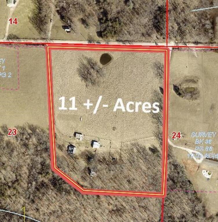 REAL ESTATE AUCTION - 11 +/- ACRES HOUSE AND BARNS