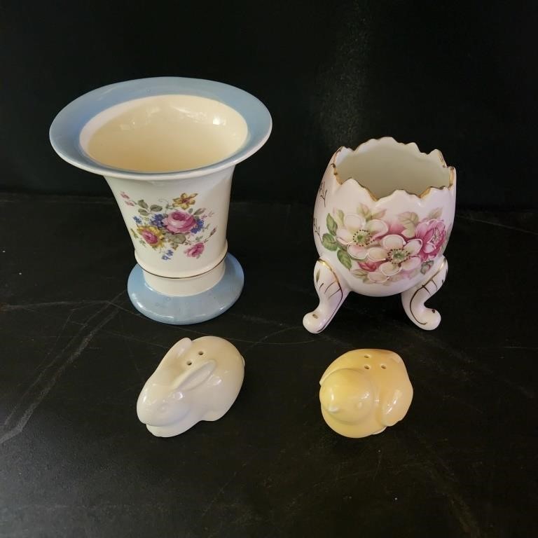 Spring Salt and Pepper Set, 2 Decorative Vases