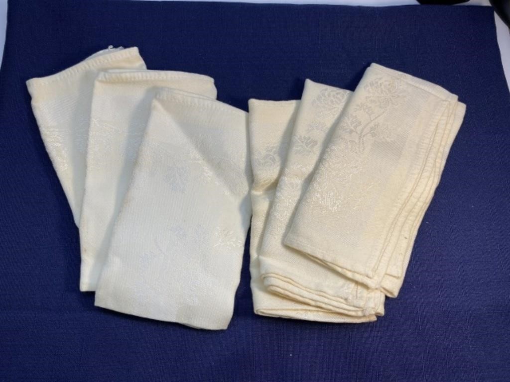 Set of six table napkins