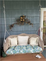 5 FT. WICKER PORCH SWING