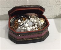 Fashion Necklaces in Decorative Box T8D
