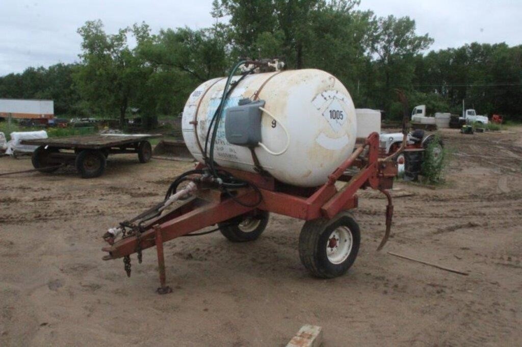 Pull Type Anhydrous Applicator, Approx 500Gal Tank