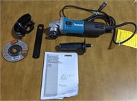 BC) Makita Angle grinder 9557NB  working factory