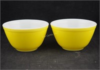 Pair Of Yellow Pyrex Bowls 401 Mixing