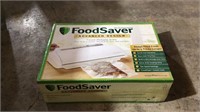 Vacuum packing food saver