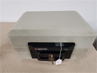 Sentry 1150 Safe With Key